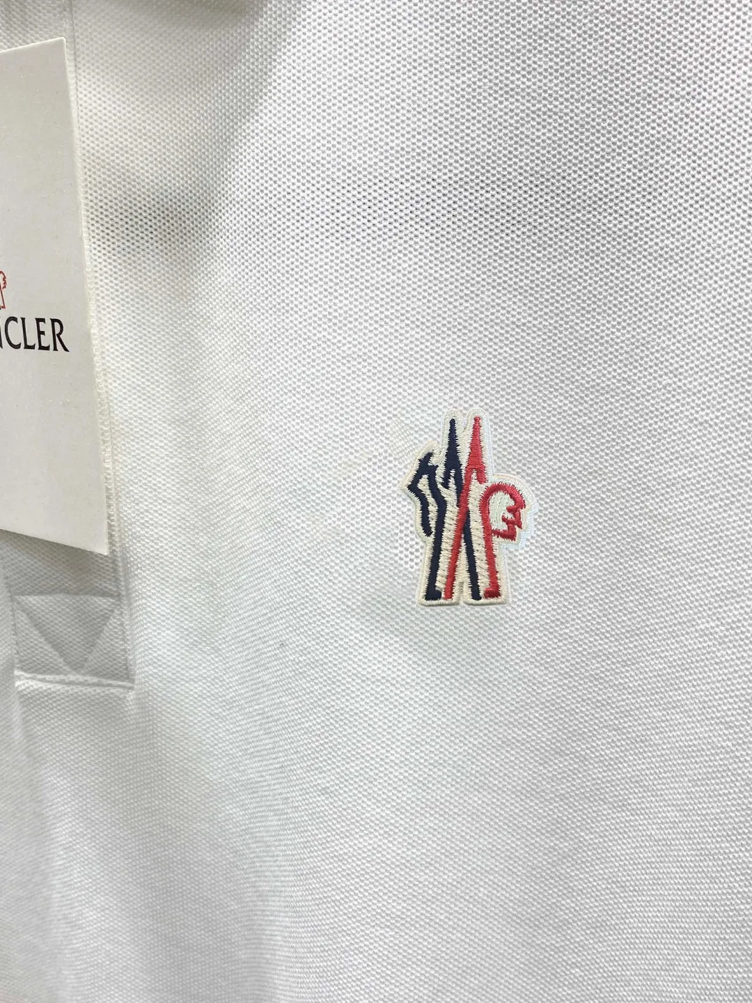 MONCLER/ Polo 。 T . . ! Piquet , “ ”。 . , , logo ， ， ， ， ， ， 。 Black/White/ Size：M~3XL